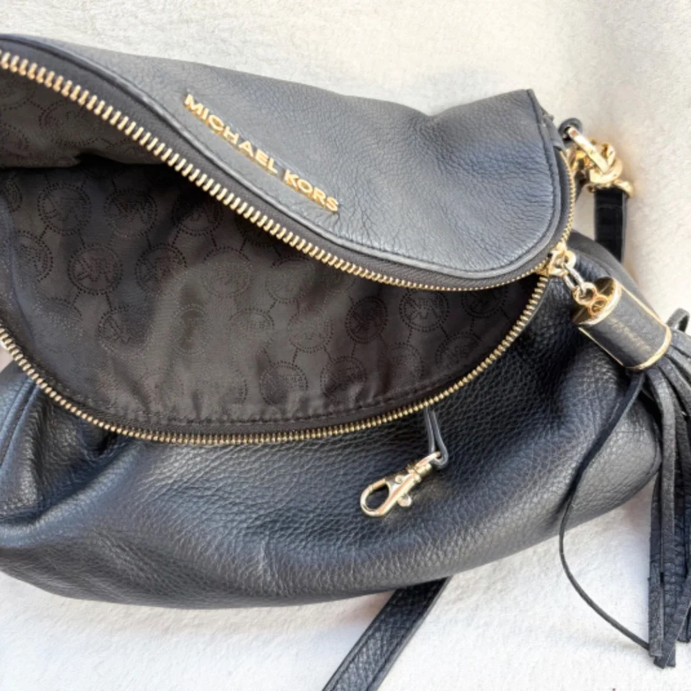 Michael Kors Bedford Black Pebbled Leather Crossbody Bag Gold Hardware‎ Tassel
